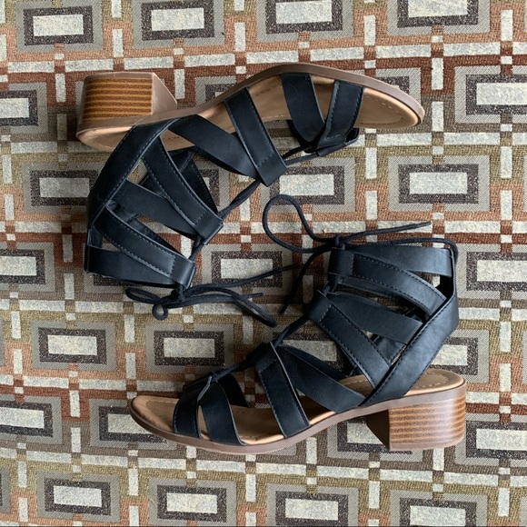 EUC Harlow Low Heel Sandals - Picture 2 of 5